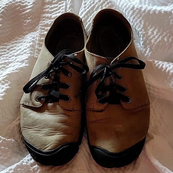 KEEN Suede Oxford Men's Slippers - Picture 1 of 5